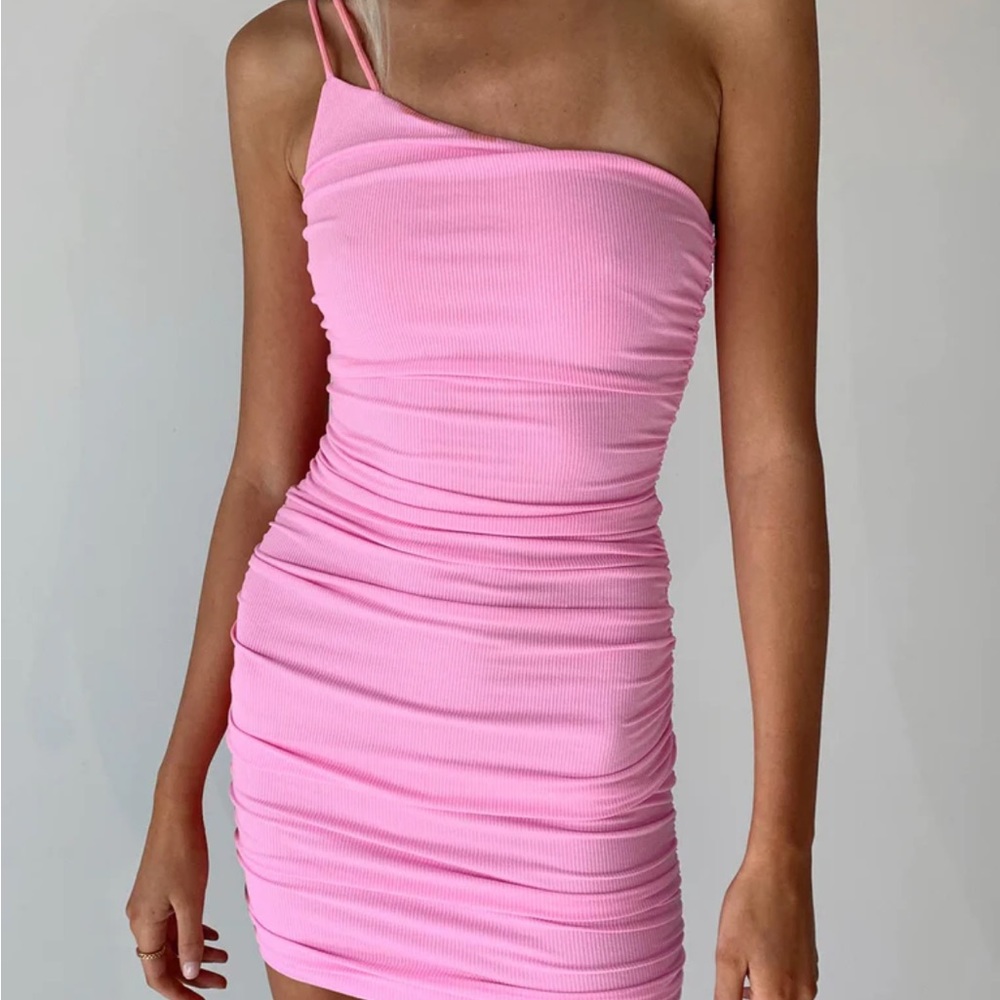 Pink bodycon mini dress!